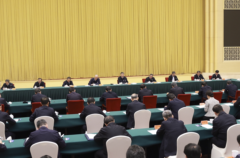 4月23日下午，中共中央總書記、國(guó)家主席、中央軍委主席習(xí)近平在重慶主持召開新時(shí)代推動(dòng)西部大開發(fā)座談會(huì)并發(fā)表重要講話。