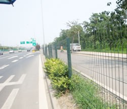 西寧市公路護(hù)欄網(wǎng)使用案例